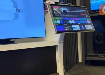 Tak Sekadar Pintar, Monitor Cerdas Fleksibel Bisa Mode Portrait dan Swivel