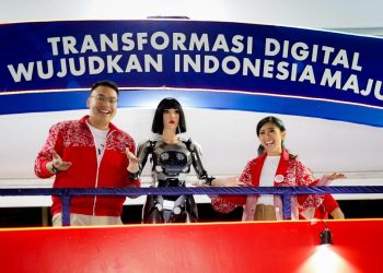 Truk Digital Kemkomdigi di Karnaval HUT RI ke-80 Hadirkan Robot AI dan SATRIA-1