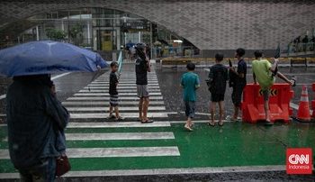 Sudah Agustus, Mengapa Jabodetabek Masih Sering Hujan?