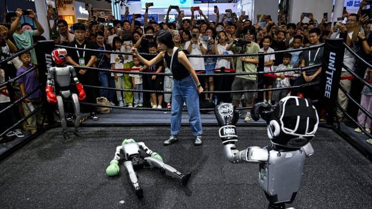 Robot Canggih Perlihatkan Kemampuan di WAIC 2025
