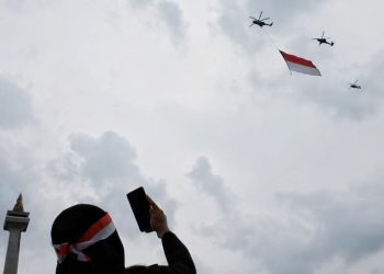 Awan Tebal Menutupi Monas Saat Perayaan HUT RI