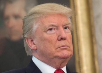 Tiga Teratas Teknologi: Donald Trump Minta Pemberhentian Bos Microsoft Menjadi Sorotan