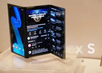 HP Lipat Tiga akan Meluncur Akhir 2025 Kata Bos Perusahaan Teknologi