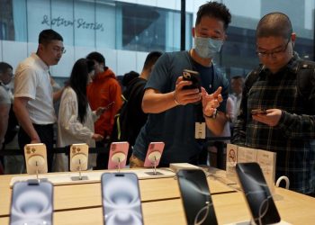 iPhone Fold Baru Siap Meluncur Tahun Depan Bukan 2025