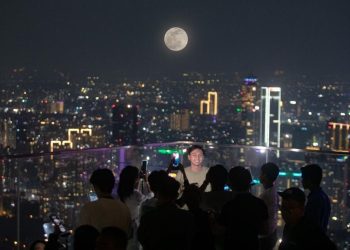 Fenomena Gerhana Bulan Total di Kota Jakarta yang Menakjubkan