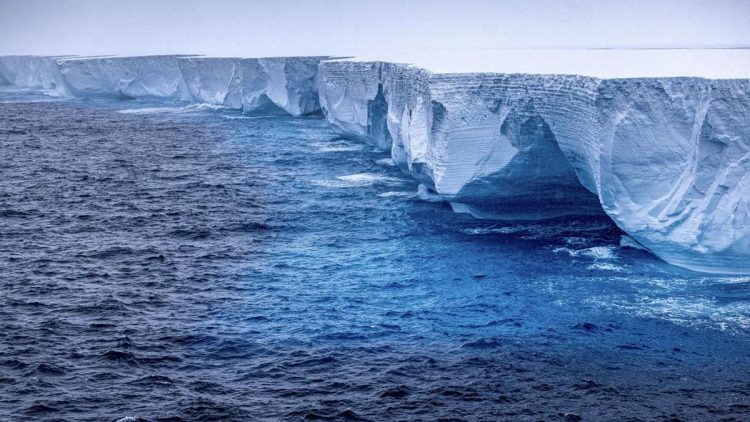 Gunung Es Besar Pecah, Ilmuwan Cemas Akan Dampak Negatifnya