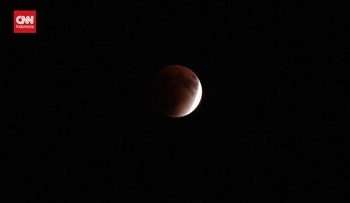 Penampakan Gerhana Bulan Total di Seluruh Dunia