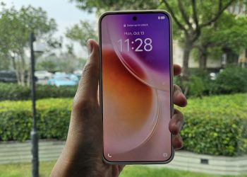 Seri X300 Resmi Debut di Shanghai dengan Kamera 200MP ZEISS dan Chip Dimensity 9500