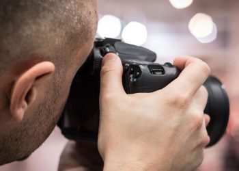 Respons Komdigi Terkait Jual Foto di Aplikasi Bikin Resah dan Mau Undang Asosiasi