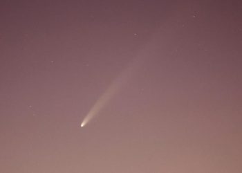 Dua Komet Melintasi Bumi Bulan Ini dan Cara Menyaksikannya