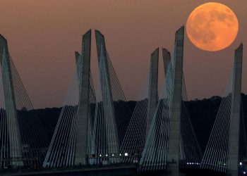 Supermoon Pertama 2025 Menawan di Langit