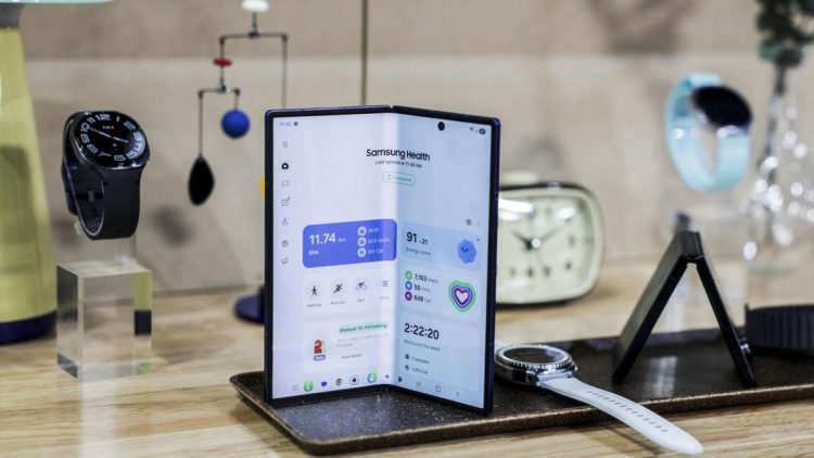 Pasar Ponsel Lipat Semakin Ketat, Siapa yang Mendapatkan Keuntungan?