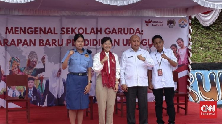Perkenalan Sekolah Garuda oleh Menkomdigi di Ambon