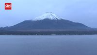 Hujan Salju di Gunung Fuji Tertunda 21 Hari