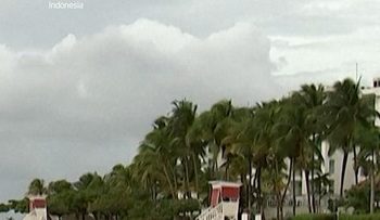 Pantai Jamaika Sepi Menjelang Badai Melissa Kategori 4