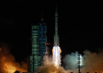 Roket Shenzhou-21 China Luncurkan Astronaut Termuda untuk Kedua Kali