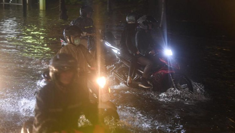 2 Bibit Siklon Tropis Terpantau Dekat RI, Waspada Cuaca Ekstrem