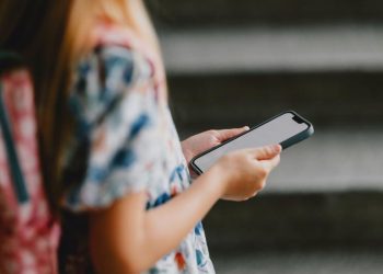 80 Persen Pengguna Internet di Indonesia adalah Anak-anak dan Remaja