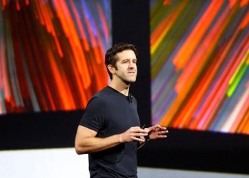 Cook Segera Mundur sebagai CEO Apple, Siapa Penggantinya?