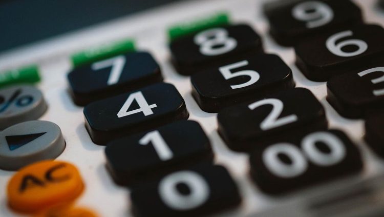 CEO Perusahaan Raksasa Kalkulator Saku Berbicara Tentang AI dan Smartphone