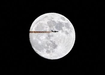 Bulan Berpotensi Menjadi Kuburan Massal Satelit, Simak Alasannya