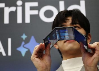 Harga Penggantian Layar HP Lipat 3 Setara dengan Membeli Galaxy S25