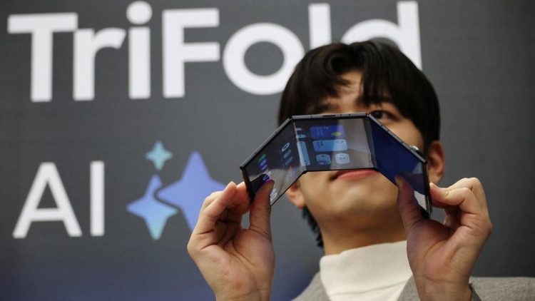 Harga Penggantian Layar HP Lipat 3 Setara dengan Membeli Galaxy S25