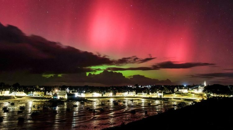 Cahaya Aurora Borealis Memukau Langit Eropa