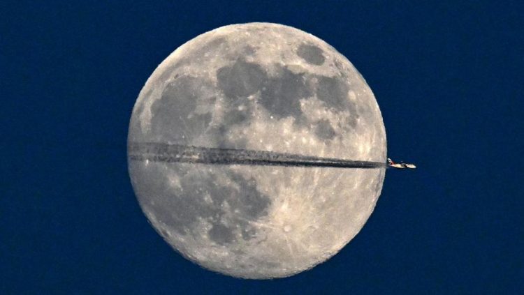 Keindahan Bulan Purnama di Awal Tahun 2026