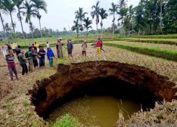 Kemunculan Membuat Heboh Warga Sumbar, Apa Itu Sinkhole?