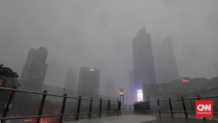 Bibit Siklon-Monsun Asia Mengancam Cuaca Ekstrem di RI Sepekan ke Depan