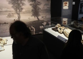 Mumi-musim Seluruh Dunia Beraksi di Los Angeles